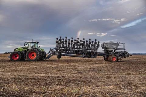 Seitenansicht von der Fendt Sähmaschine