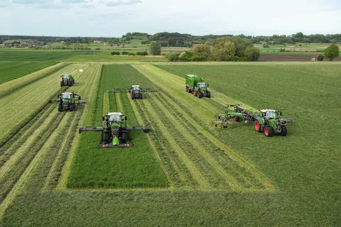 Mähen, Zetten, Schwaden, Pressen: Fendt Grünfuttererntetechnik Flotte