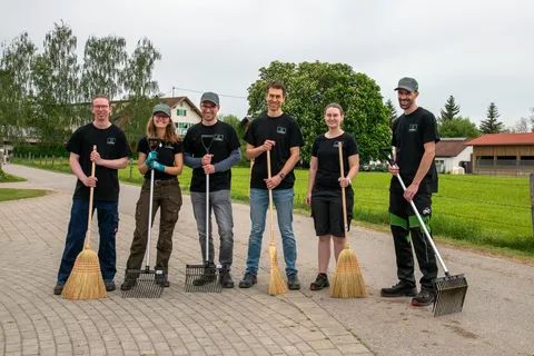 Nach getaner Arbeit: #TEAMFENDT auf dem Pferdehof