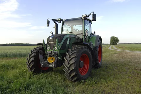 Fendt 724 Vario Gen4 von schräg vorne