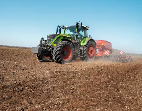 Fendt 724 Vario Gen6 bei der Aussaat