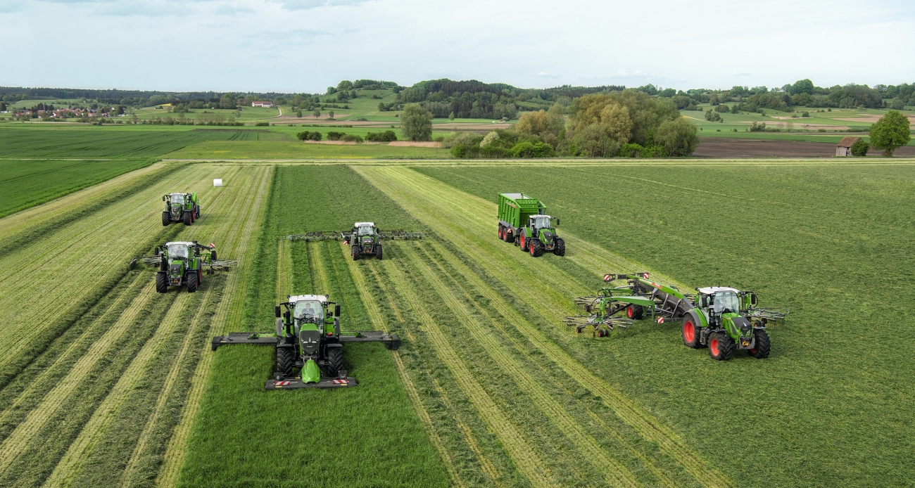 Mähen, Zetten, Schwaden, Pressen: Fendt Grünfuttererntetechnik Flotte