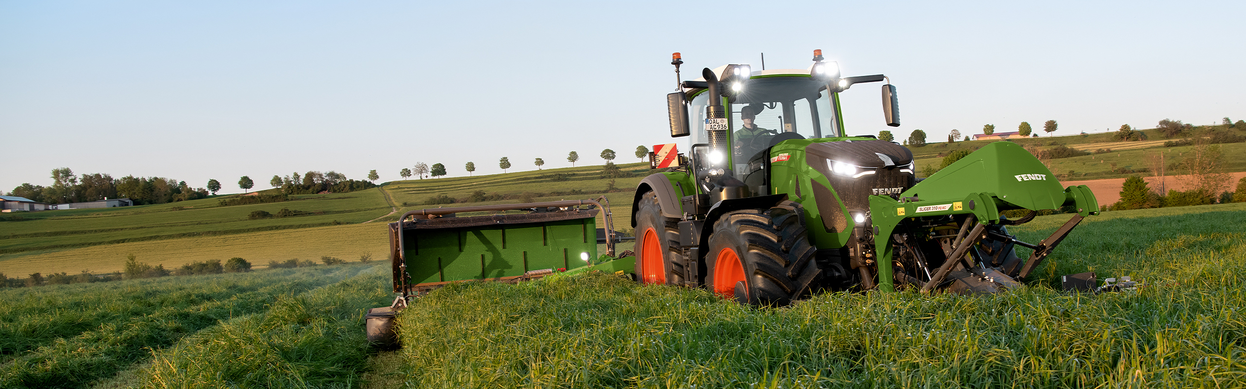 Fendt Slicer Frontanbau mit 3D-Zugbock auf dem Feld