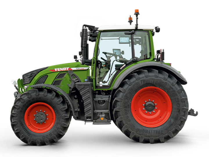 Ein Fendt 700 Vario Gen6 Traktor auf weißem Hintergrund.