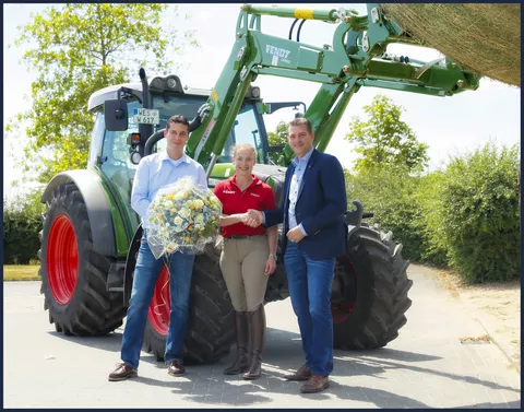 Handover of the tractor in Rheinberg