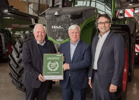 Peter-Josef Paffen (Vorsitzender der Geschäftsführung AGCO/Fendt), Oleksiy Vadaturskyy und Roland Schmidt (Vize President Marketing Fendt)