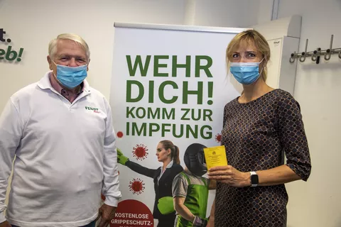 Dr. Werner Dietz (Betriebsarzt) und Juliane Quaranta-Hoflin (Projektleitung Betriebliches Gesundheitsmanagement) sind Teil des Fendt Expertenteams für Corona-Schutzmaßnahmen