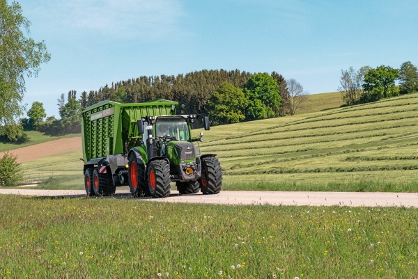 Fendt 300 Vario mit Fendt Tigo