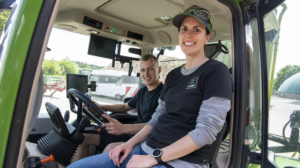 Fendtlerin fährt auf dem Fendt Vario mit