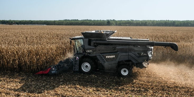 Der Fendt IDEAL Mähdrescher bei der Körnermaisernte