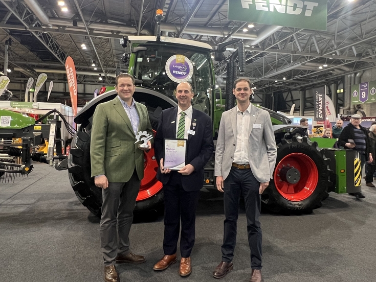 Dr. Dominic Esser (Director Fendt Sales EME), Martin Hamer (Fendt Sales Manager für Nordwesteuropa) und Ed Dennett (Fendt Retail Market Manager für Nordwesteuropa)