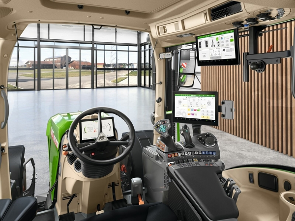 Vista del interior de una cabina de un tractor Fendt y de las tres áreas de visualización