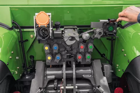 Les raccords du Fendt e100 Vario