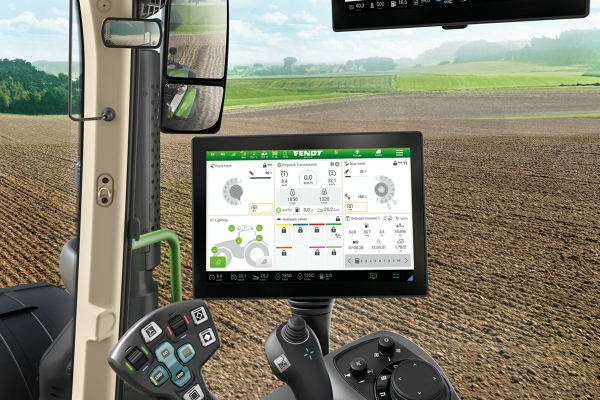 FendtONE OnBoard vue sur la cabine du tracteur