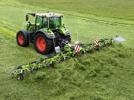 The Fendt tedder for quick and clean drying of forage