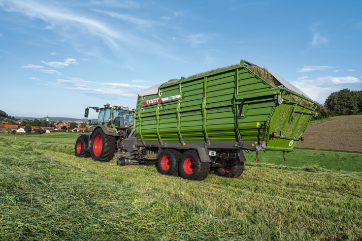 Fendt Tigo ST lopbarības piekabe ar Fendt Vario traktoru