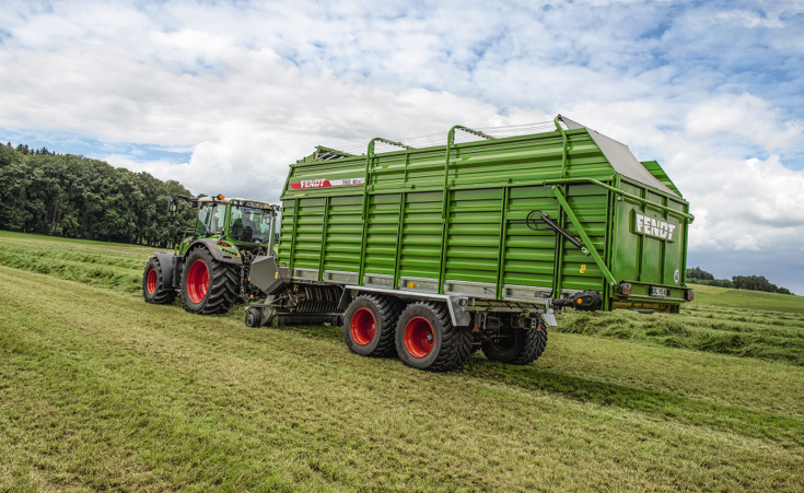 Fendt Tigo MS lopbarības piekabe ar Fendt Vario traktoru