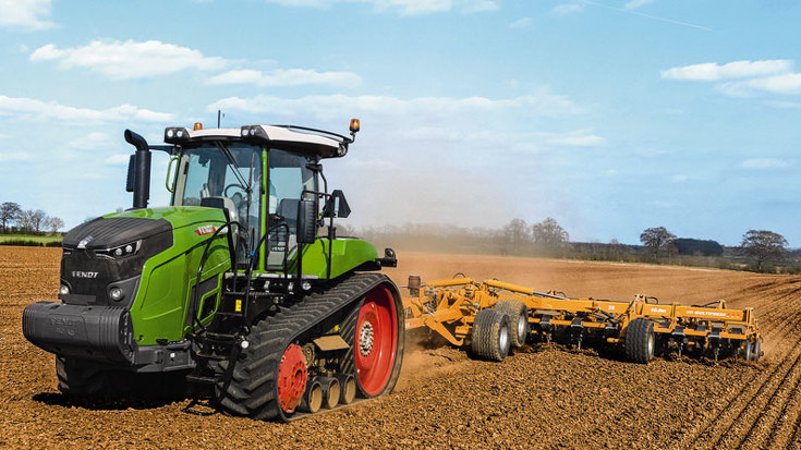 Fendt 900 Vario MT ar kultivatoru