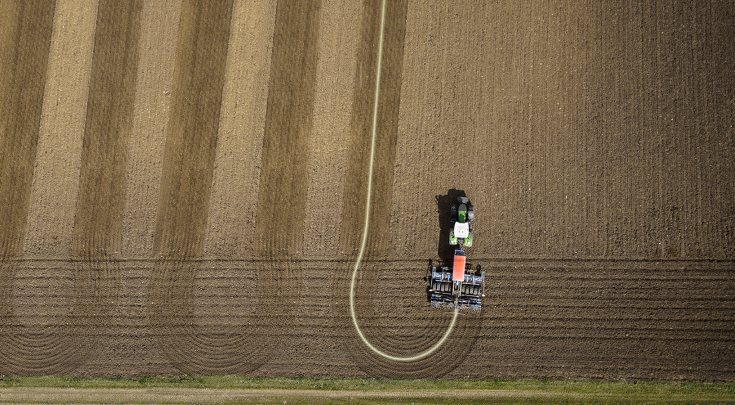 Sējmašīnas Fendt 900 Vario sējmašīnas kombinācija no putna lidojuma