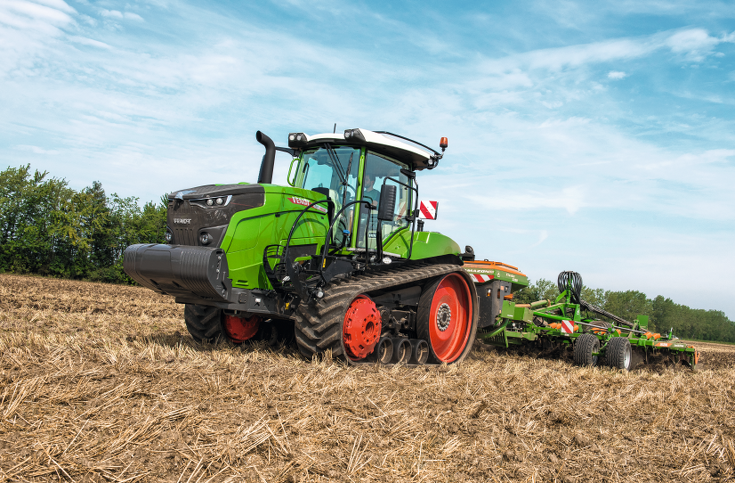 Fendt Vario 900 MT uz lauka