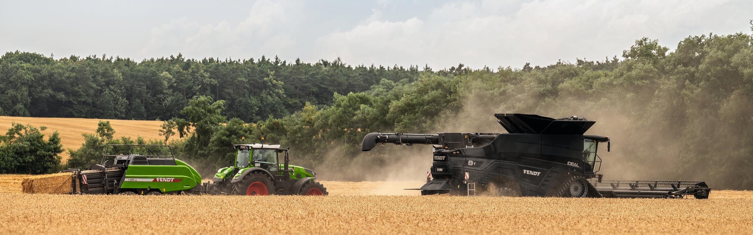 Fendt IDEAL 10 T tīrumā kulšanas laikā