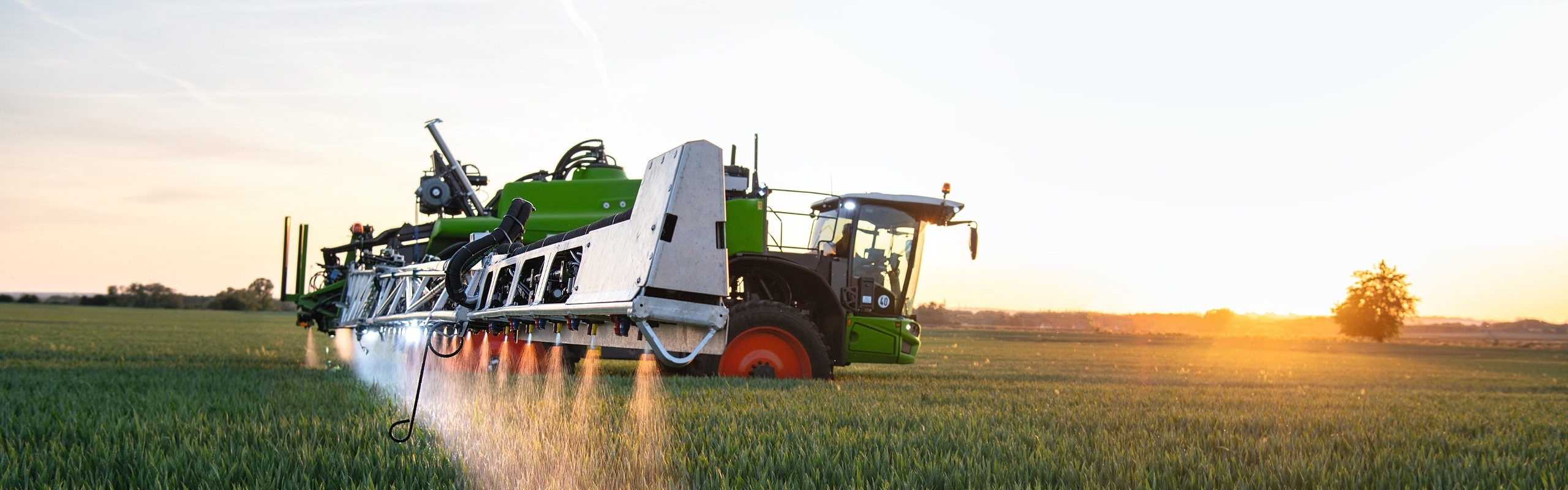 Fendt Rogator 600 Gen2 saulrieta laikā