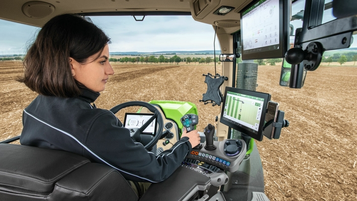 Inspelning i traktorhytten med FendtONE och den senaste tekniska utrustningen