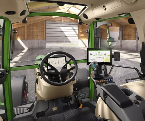 Driver's cab of the Fendt 200 Vario