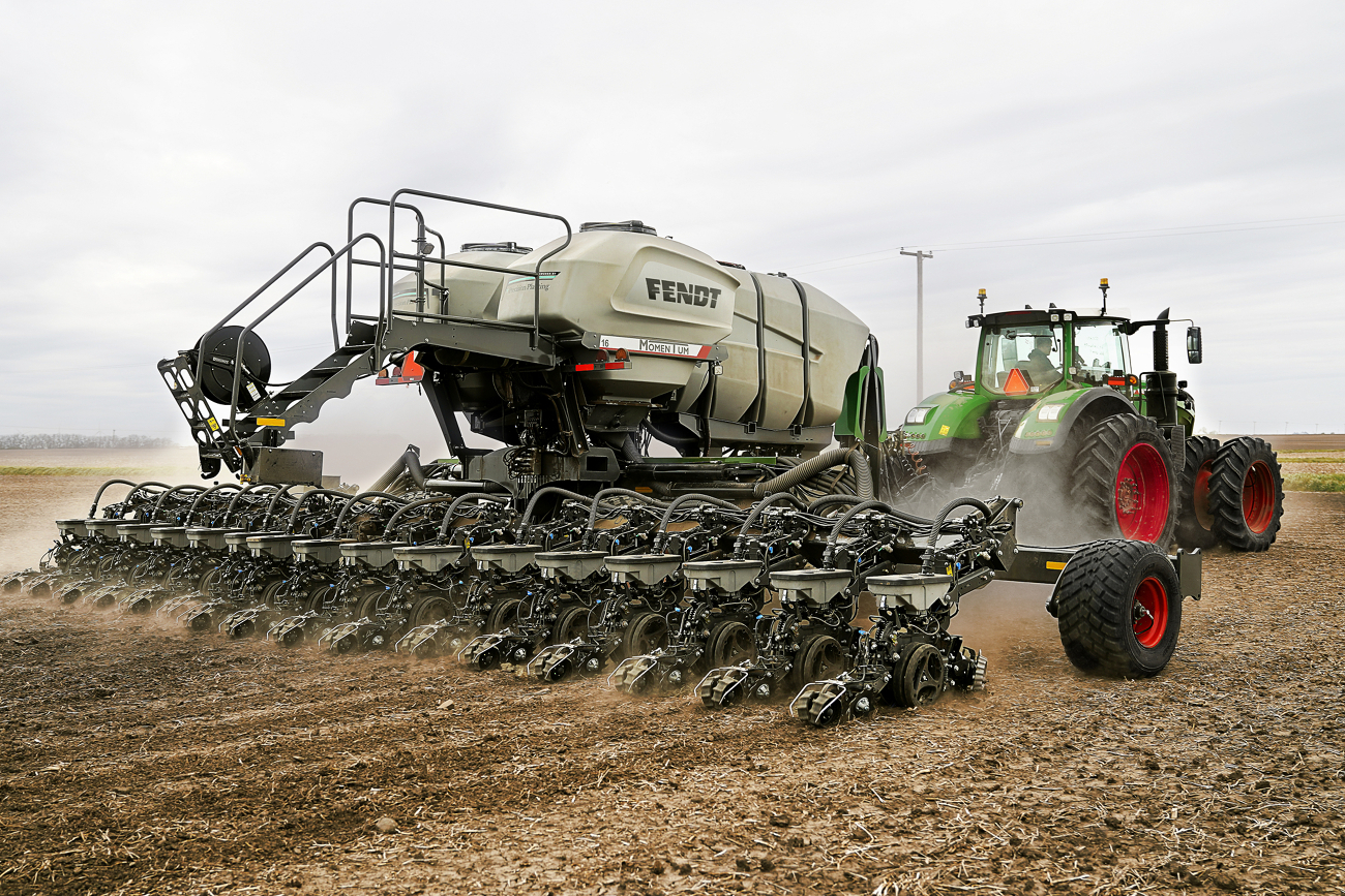 Fendt Momentum Planter being pulled by a Fendt Tractor