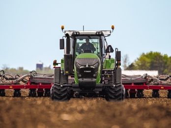 Fendt 900 Vario MT Tractor