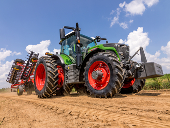 Fendt 600 Tractor with Tillage